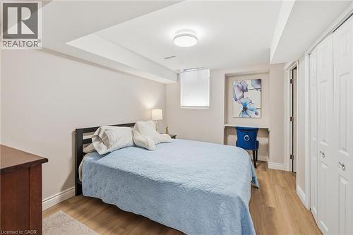 5255 Lakeshore Road Unit# 38, Burlington, ON - Indoor Photo Showing Bedroom