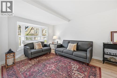 5255 Lakeshore Road Unit# 38, Burlington, ON - Indoor Photo Showing Living Room