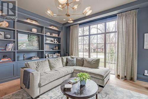 3093 Princess Boulevard, Burlington, ON - Indoor Photo Showing Living Room