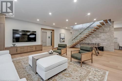 3093 Princess Boulevard, Burlington, ON - Indoor Photo Showing Living Room