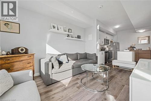 108 Garment Street Unit# 416, Kitchener, ON - Indoor Photo Showing Living Room