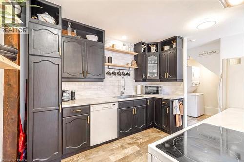 79 Palace Street, Brantford, ON - Indoor Photo Showing Kitchen
