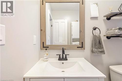 79 Palace Street, Brantford, ON - Indoor Photo Showing Bathroom