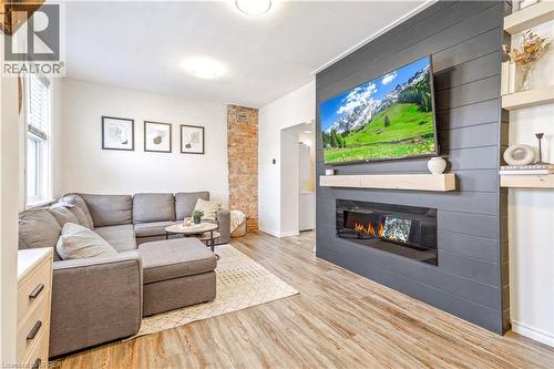 79 Palace Street, Brantford, ON - Indoor Photo Showing Living Room With Fireplace