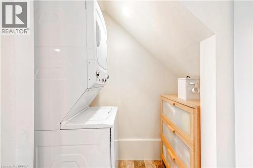 79 Palace Street, Brantford, ON - Indoor Photo Showing Laundry Room