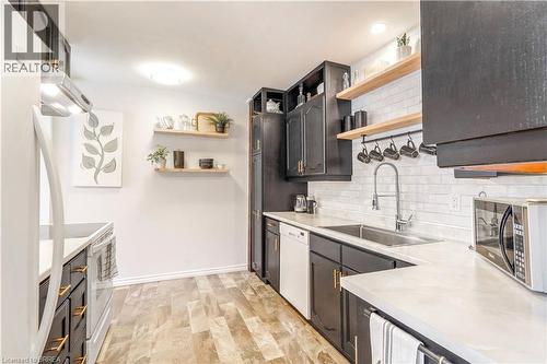 79 Palace Street, Brantford, ON - Indoor Photo Showing Kitchen