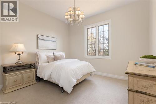 1285 Beaufort Drive, Burlington, ON - Indoor Photo Showing Bedroom