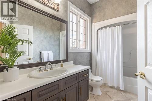 1285 Beaufort Drive, Burlington, ON - Indoor Photo Showing Bathroom