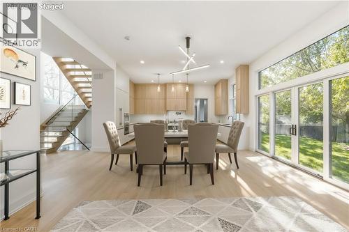 135 Secord Lane, Burlington, ON - Indoor Photo Showing Dining Room