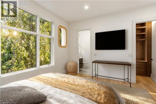 135 Secord Lane, Burlington, ON - Indoor Photo Showing Bedroom