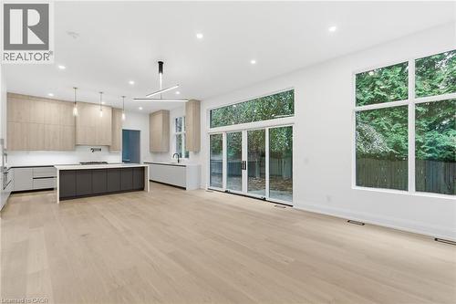 135 Secord Lane, Burlington, ON - Indoor Photo Showing Kitchen