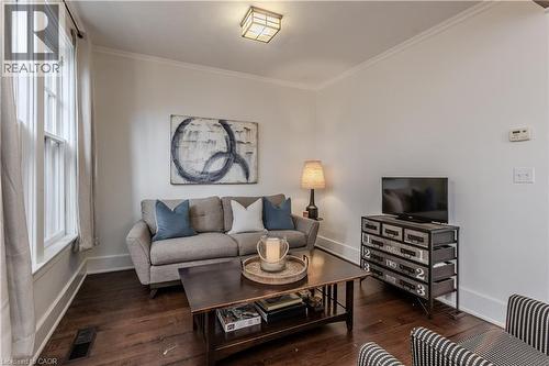 2154 Caroline Street, Burlington, ON - Indoor Photo Showing Living Room