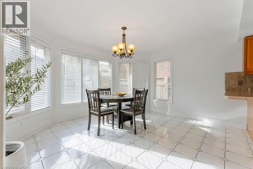 113 Greenshire Drive, Hamilton, ON - Indoor Photo Showing Dining Room