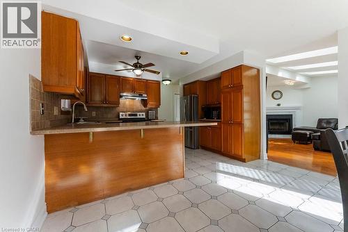 113 Greenshire Drive, Hamilton, ON - Indoor Photo Showing Kitchen