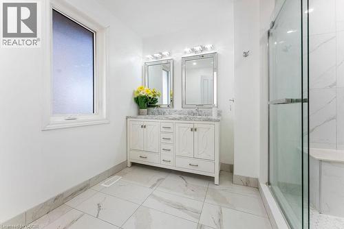 113 Greenshire Drive, Hamilton, ON - Indoor Photo Showing Bathroom