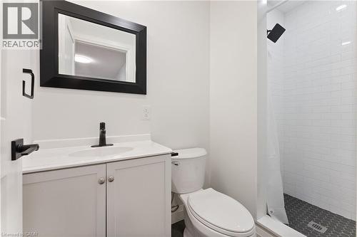 11 Marcella Crescent, Hamilton, ON - Indoor Photo Showing Bathroom