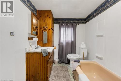 382 Beach Boulevard, Hamilton, ON - Indoor Photo Showing Bathroom