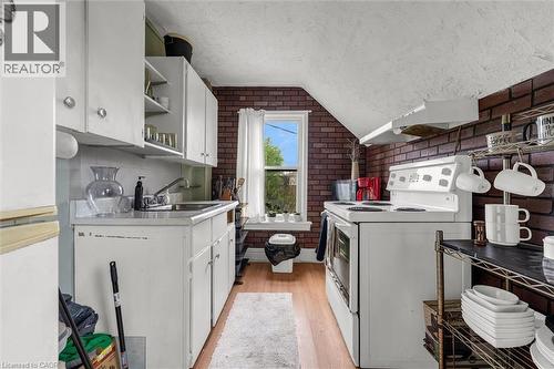 382 Beach Boulevard, Hamilton, ON - Indoor Photo Showing Laundry Room