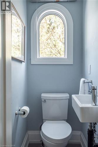 3 Oakwood Place, Hamilton, ON - Indoor Photo Showing Bathroom
