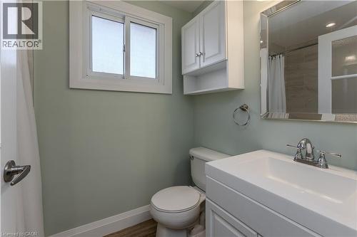 30 Graywood Road, Hamilton, ON - Indoor Photo Showing Bathroom