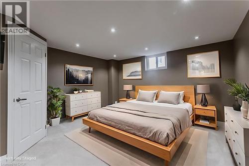 30 Graywood Road, Hamilton, ON - Indoor Photo Showing Bedroom