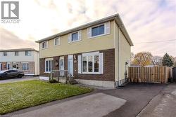 30 GRAYWOOD Road  Hamilton, ON L9C 6K4