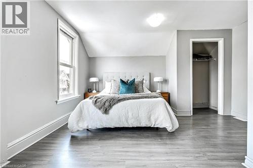 381 Herkimer Street, Hamilton, ON - Indoor Photo Showing Bedroom