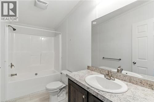 45 Riverbend Crescent, Nanticoke, ON - Indoor Photo Showing Bathroom