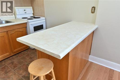185 Market Street, Hamilton, ON - Indoor Photo Showing Kitchen