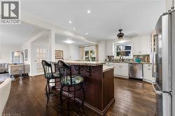 21 LAKESIDE Drive  Grimsby, ON L3M 2K9