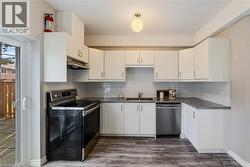 Lots of cupboard space - 