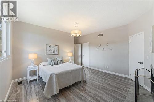 4199 Longmoor Drive Unit# 6, Burlington, ON - Indoor Photo Showing Bedroom