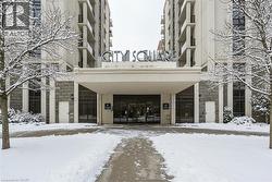 81 ROBINSON Street Unit# 709  Hamilton, ON L8P 0C2