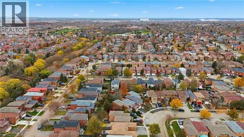 Aerial view of property and surrounding area featuring nearby suburban area - 3372 Bobwhite Mews, Mississauga, ON 