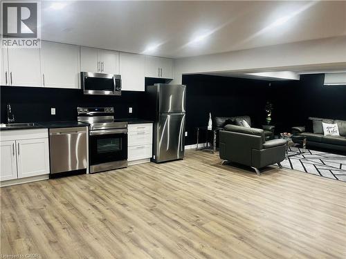 4040 Stadelbauer Drive, Beamsville, ON - Indoor Photo Showing Kitchen