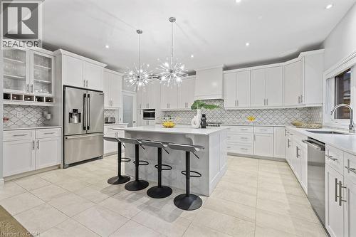 4040 Stadelbauer Drive, Beamsville, ON - Indoor Photo Showing Kitchen With Upgraded Kitchen
