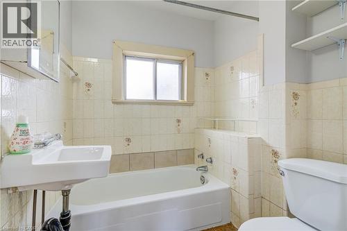 53 Sherman Avenue N, Hamilton, ON - Indoor Photo Showing Bathroom