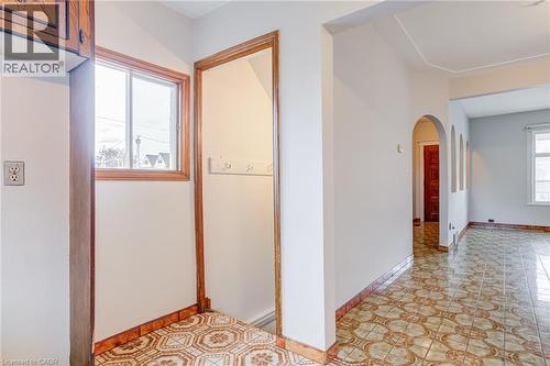 53 Sherman Avenue N, Hamilton, ON - Indoor