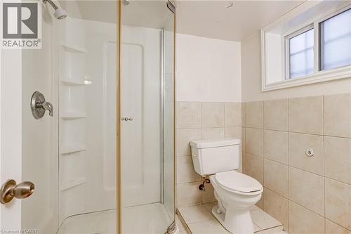 53 Sherman Avenue N, Hamilton, ON - Indoor Photo Showing Bathroom