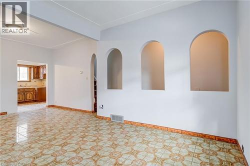 53 Sherman Avenue N, Hamilton, ON - Indoor Photo Showing Other Room