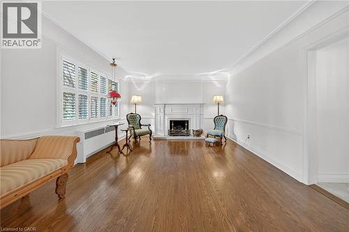 842 Forest Glen Avenue, Burlington, ON - Indoor Photo Showing Living Room With Fireplace