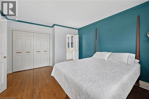 842 Forest Glen Avenue, Burlington, ON - Indoor Photo Showing Bedroom