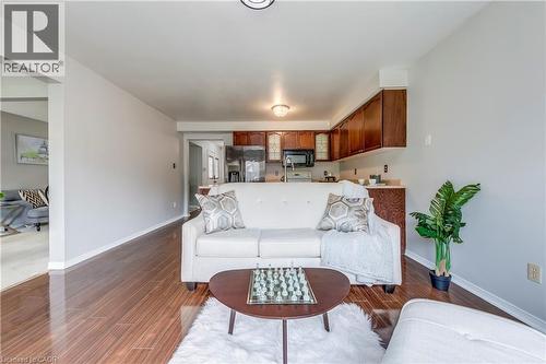 1157 Charminster Crescent, Mississauga, ON - Indoor Photo Showing Living Room