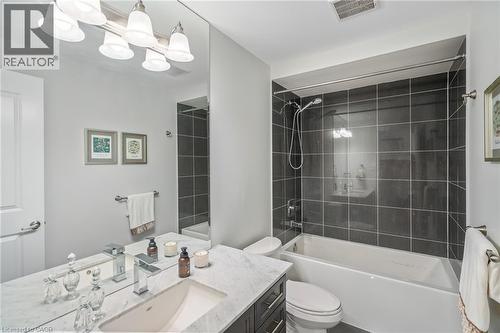 7 Windsor Circle, Niagara-On-The-Lake, ON - Indoor Photo Showing Bathroom