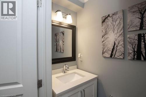 85 Chamomile Drive, Hamilton, ON - Indoor Photo Showing Bathroom
