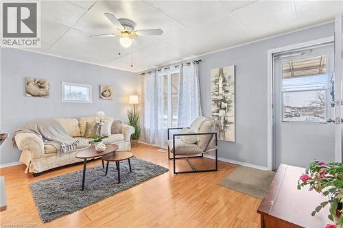 46 Adeline Avenue, Hamilton, ON - Indoor Photo Showing Living Room