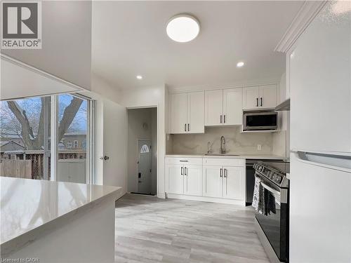 238 Kent Crescent, Burlington, ON - Indoor Photo Showing Kitchen
