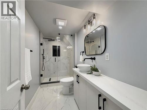 Bathroom - 238 Kent Crescent, Burlington, ON - Indoor Photo Showing Bathroom