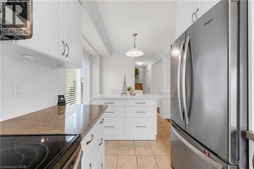 45 Hemlock Way, Grimsby, ON - Indoor Photo Showing Kitchen