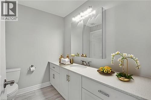 47 Szollosy Circle, Hamilton, ON - Indoor Photo Showing Bathroom